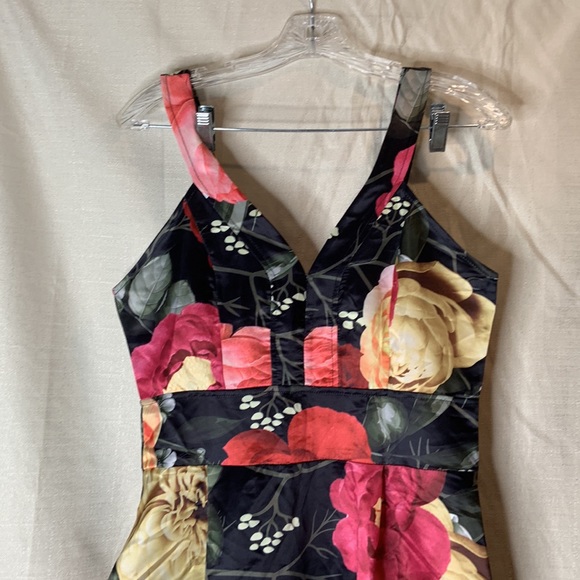 Floral Maxi sun dress see description - Picture 3 of 8